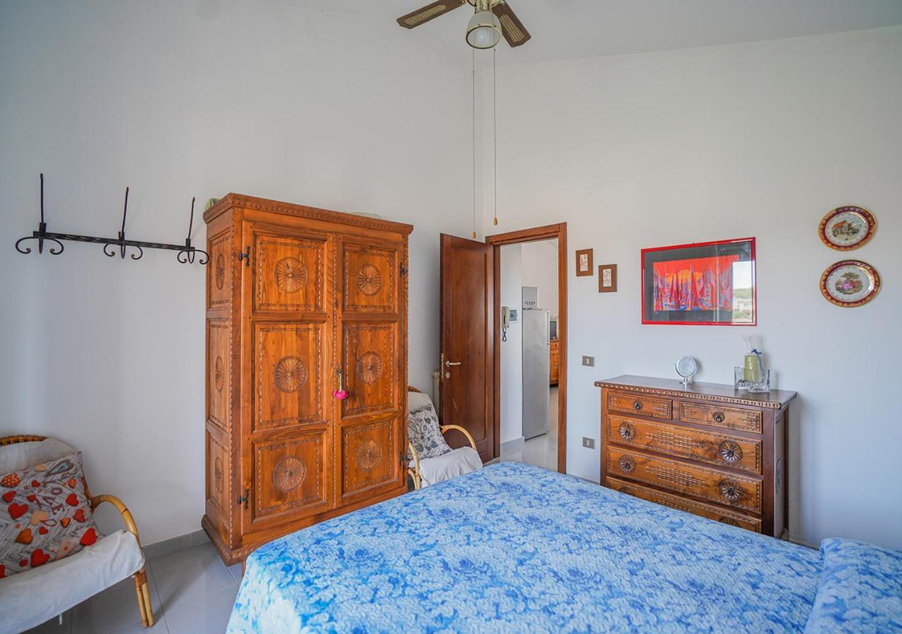 Murphy Holiday Home - Belvedere Ла Мадалена Екстериор снимка